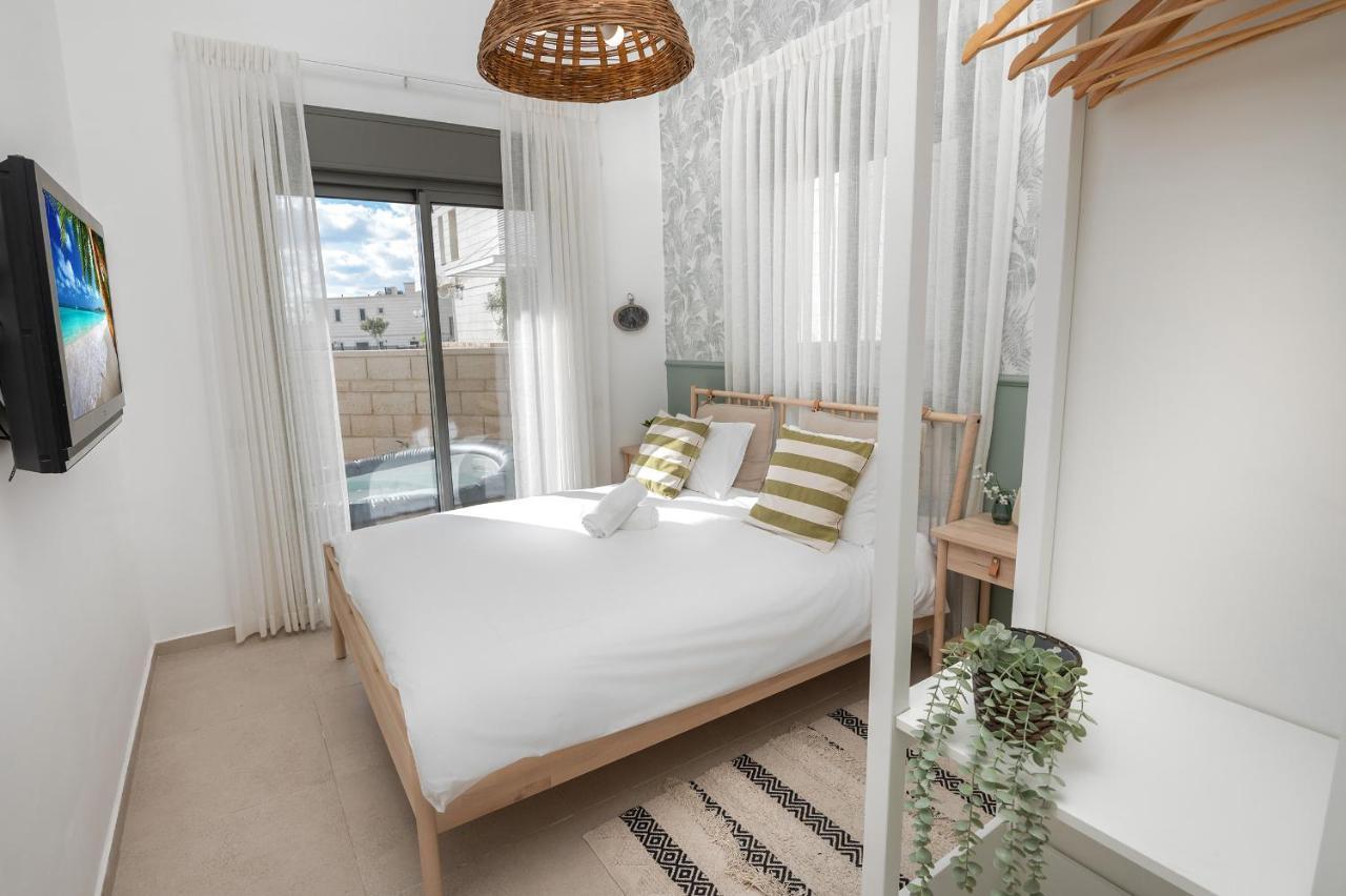 Sunset - Achziv Beach Apartment - סנסט חוף אכזיב ナハリヤ エクステリア 写真
